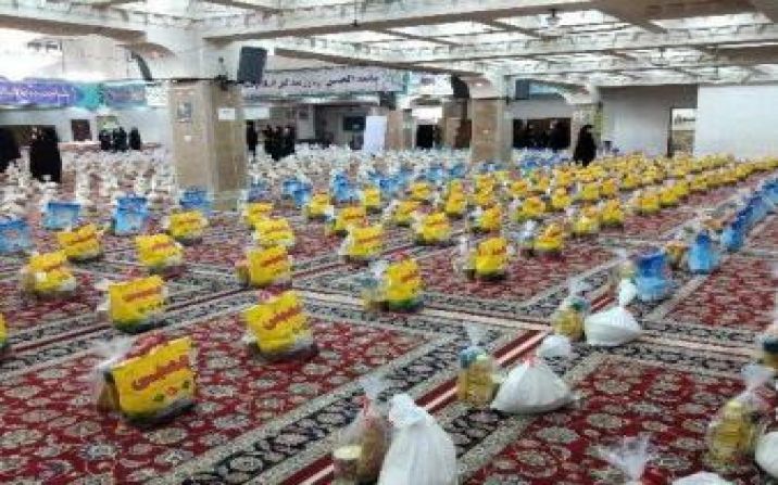 ۲۵۰ بسته معیشتی به ارزش هرکدام ۵۰۰ هزار تومان توزیع شد ۲۵۰ بسته معیشتی به ارزش هرکدام ۵۰۰ هزار تومان توزیع شد